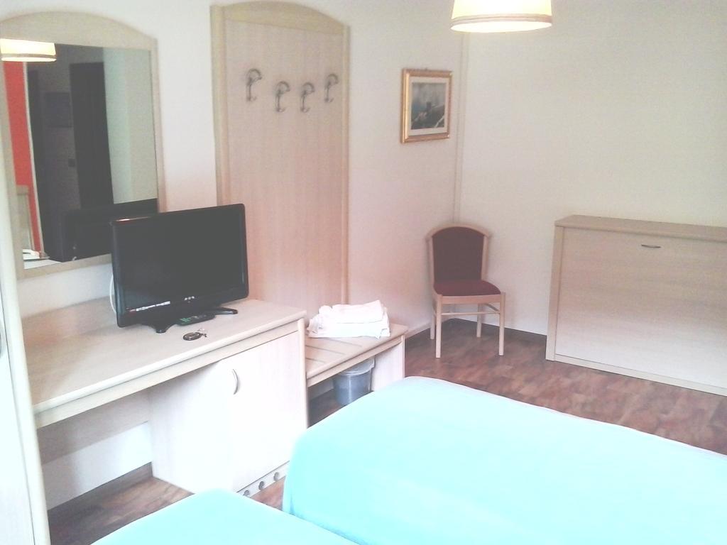 Hotel Pizzeria Mezzolago Pergine Valsugana Oda fotoğraf